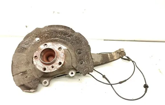 Front wheel hub