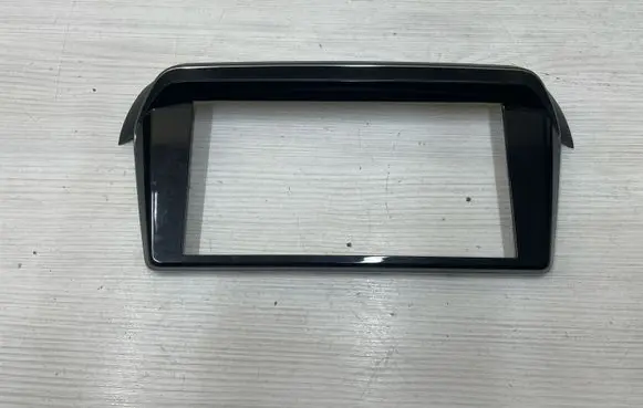 Peugeot 2008 II Radio/GPS head unit trim E119072