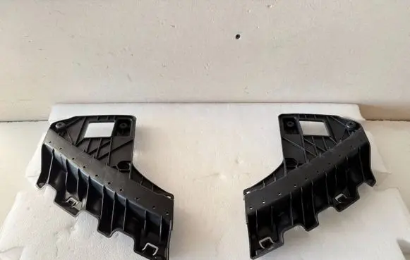 Tesla Model Y Headlight/headlamp mounting bracket 24546181 24546182