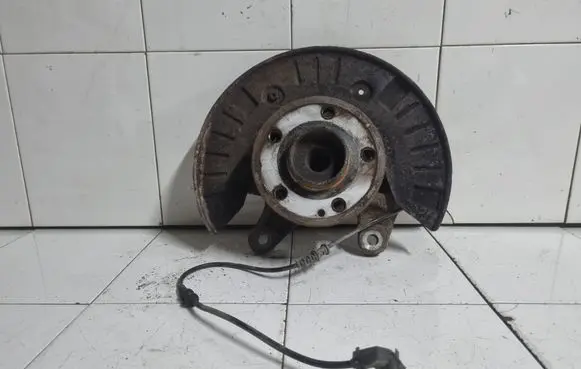 Mercedes-Benz Vito Viano W639 Front wheel hub spindle knuckle 