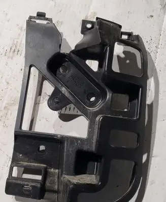 Peugeot 5008 II Rear bumper mounting bracket 9829975480