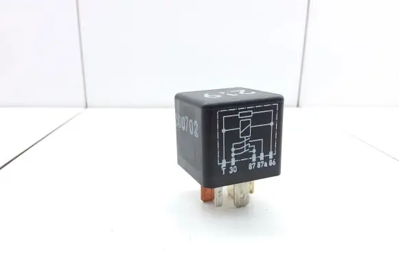 Audi A6 S6 C5 4B Other relay 443951253AA 899574000