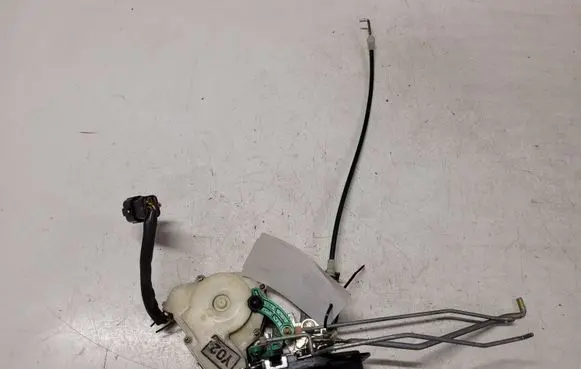 KIA Sorento Front door lock