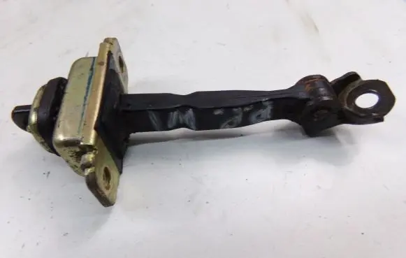Chevrolet Nubira Front door check strap stopper 96548021