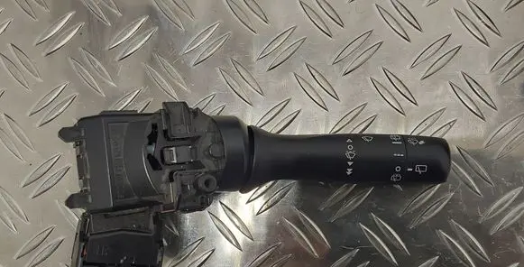 Toyota Yaris Wiper control stalk 0D180 17F904