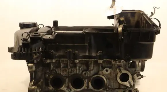 Toyota Yaris Engine head 
