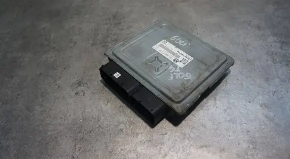 Volkswagen Golf VI Engine control unit/module 03F906070DF 5WP44750