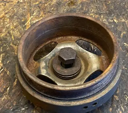 Mercedes-Benz C W202 Crankshaft pulley 1110300303