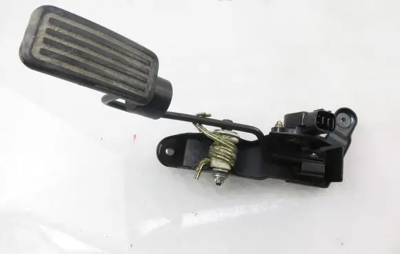 Toyota RAV 4 (XA20) Accelerator throttle pedal 8928133010