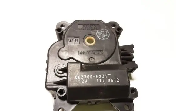 Toyota Land Cruiser (J100) Air flap motor/actuator 0637006231