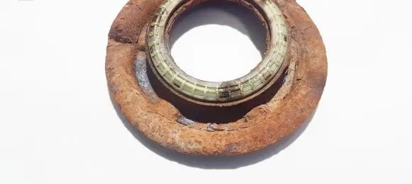 Coil spring mount