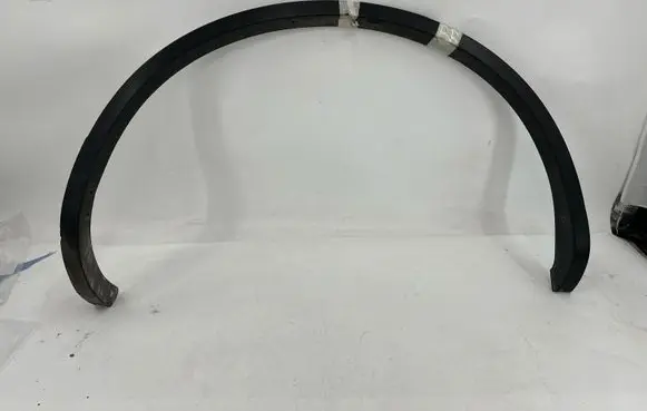 Volkswagen Touareg II Rear arch trim 7P6854820B