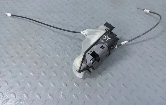 Peugeot Partner III Loading door lock 9816344180