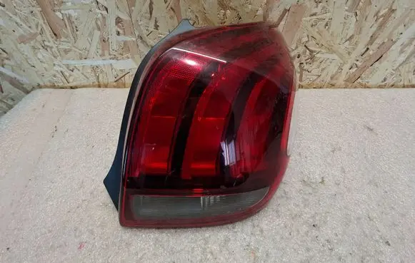 Peugeot 108 Rear/tail lights 