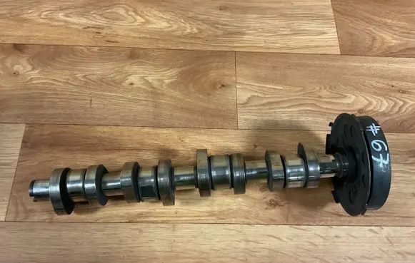 Volkswagen PASSAT B6 Camshaft 038109239L