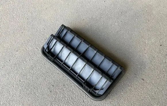 Volkswagen Jetta VI Quarter panel pressure vent 3C0819465