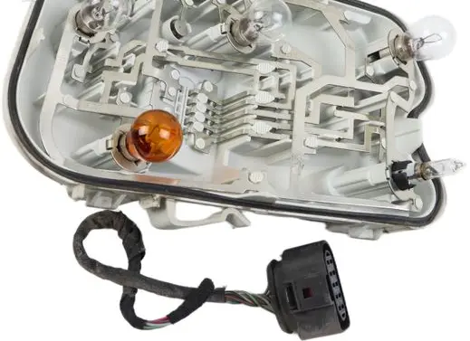 Audi A6 S6 C6 4F Tail light bulb cover holder ZB436071L ZB436073L