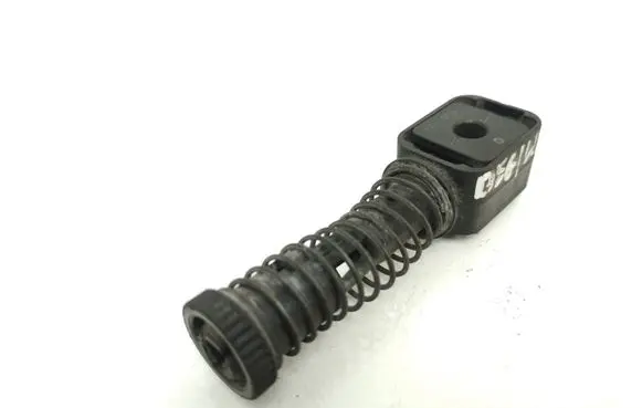 Skoda Octavia Mk2 (1Z) Gear shift cable linkage 1K0711751B