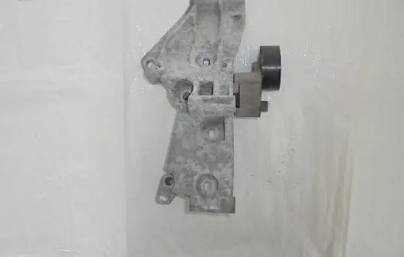Dacia Logan II Generator/alternator bracket 8200425034