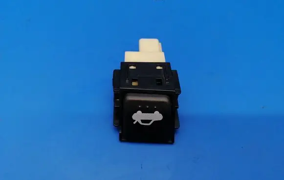 Mazda RX8 Tailgate opening switch 15A604