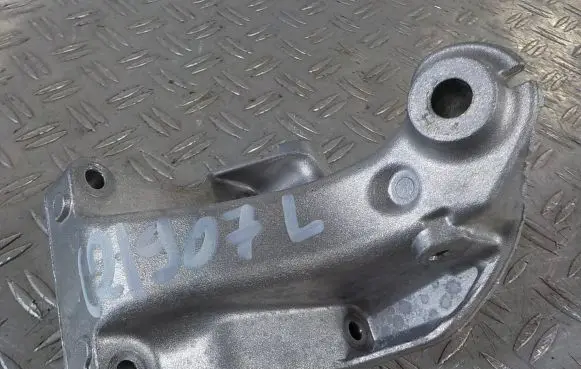 Mercedes-Benz Sprinter W907 W910 Engine mount bracket A6542240500