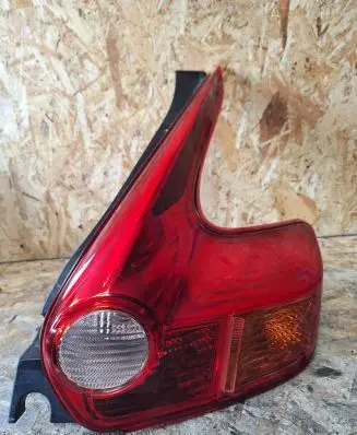 Nissan Juke I F15 Rear/tail lights