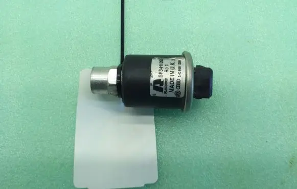 Volkswagen Golf IV Air conditioning (A/C) pressure sensor 1H0959139B