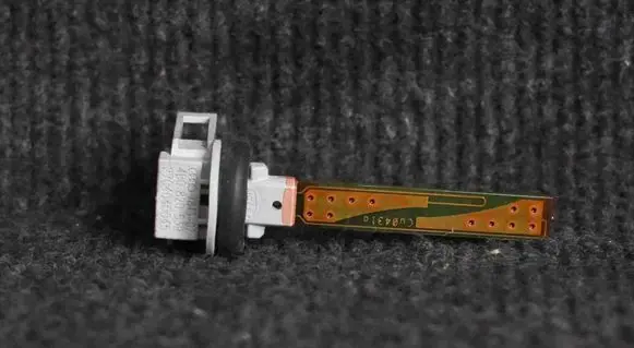 Volkswagen Touran I Oil temperature sensor 4B0820539