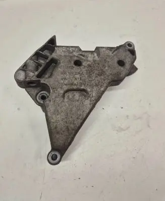 Skoda Octavia Mk2 (1Z) Engine mounting bracket 03g199207E