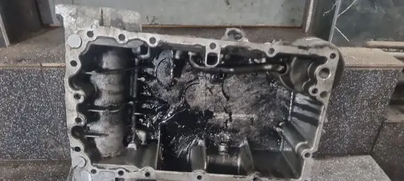 Volvo V70 Oil sump 31401456