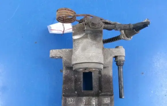 Volkswagen PASSAT B5.5 Rear brake caliper