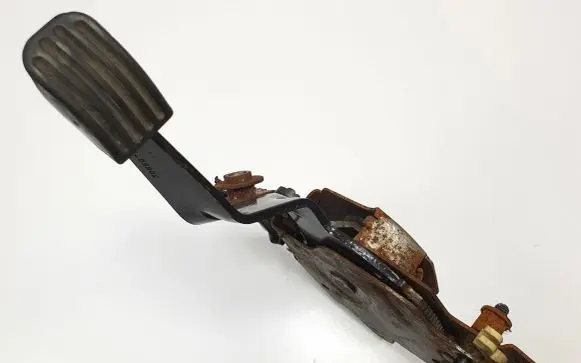 Volvo XC90 Brake pedal 30666703