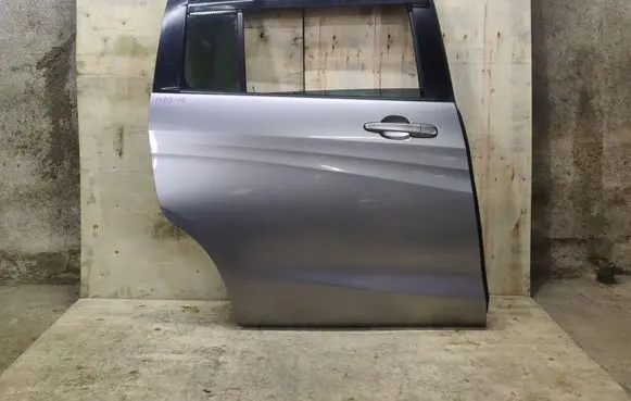 Mazda 5 Rear door