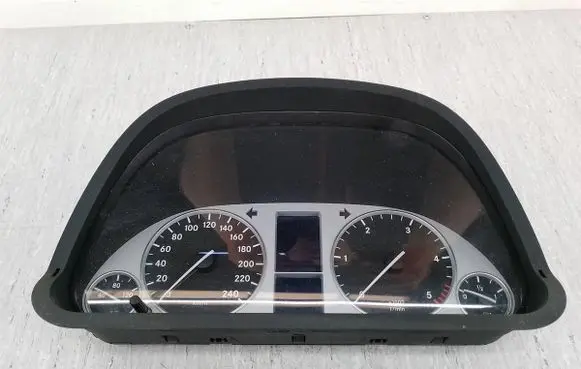 Mercedes-Benz B W245 Speedometer (instrument cluster) A1695409947