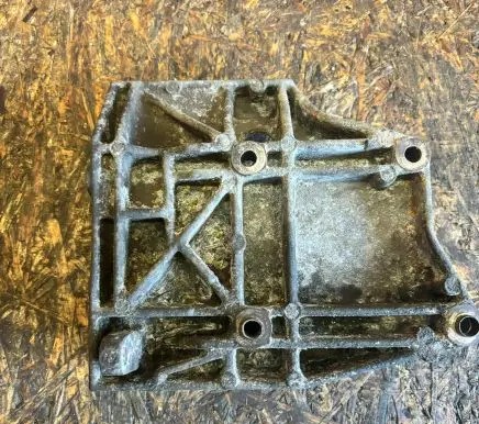 Mercedes-Benz E W124 Engine mounting bracket R6031550735