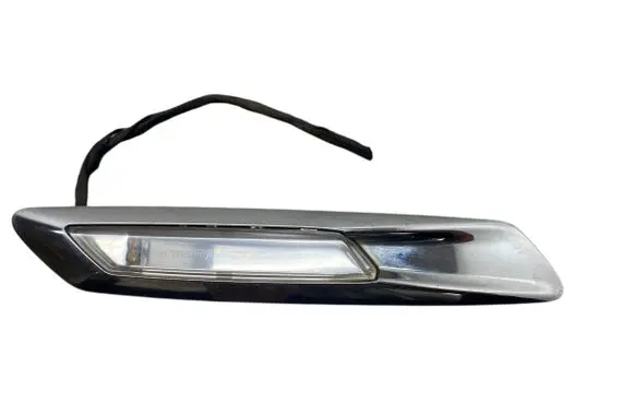BMW 5 F10 F11 Front fender indicator light 7154167 7154169