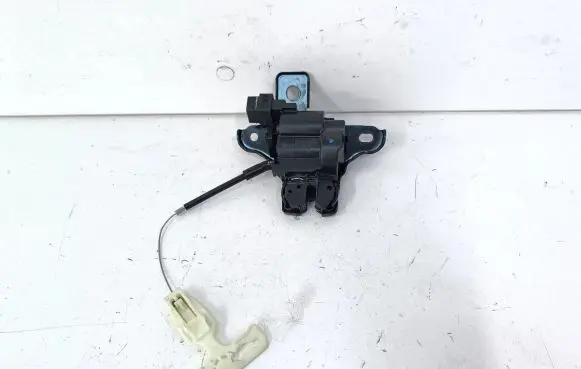Ford Fusion II Tailgate/trunk/boot lock/catch/latch DS73F43282AD