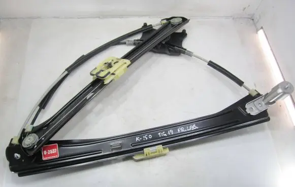 Volkswagen Tiguan Front door electric window regulator 5NA837462A 012110
