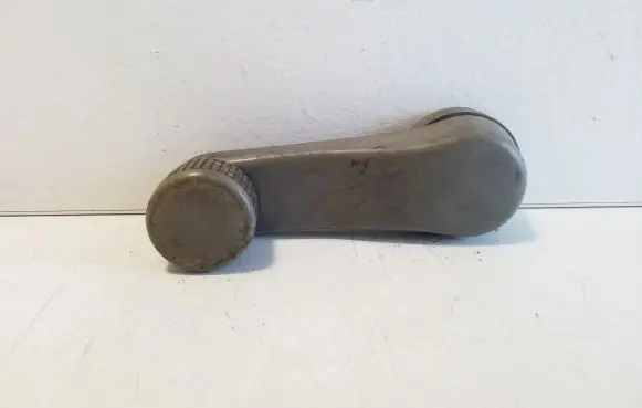 Volkswagen Transporter - Caravelle T4 Front door window winding handle 1H0837581D