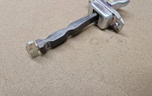 Fiat Fullback Front door check strap stopper