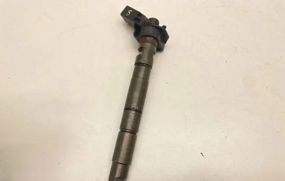 Audi A4 S4 B7 8E 8H Fuel injector 059130277AJ 0445115054