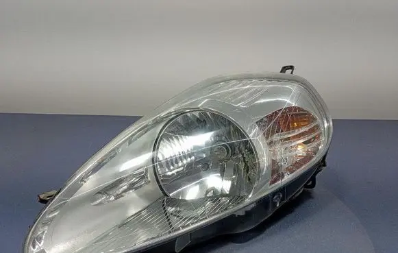 Fiat Punto (199) Headlight/headlamp 08-661-1147