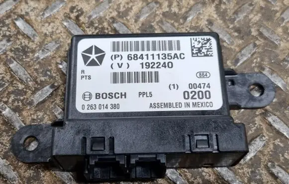 Jeep Grand Cherokee Parking PDC control unit/module 68411135AC P68411135AC