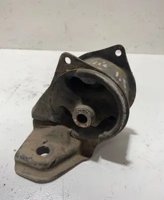 Honda Civic Engine mount bracket