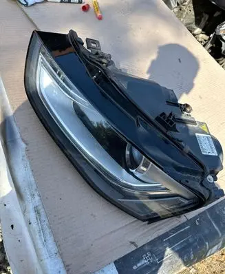Audi A4 S4 B8 8K Headlight/headlamp 8K0941005D