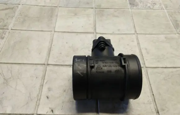 Audi A8 S8 D2 4D Mass air flow meter 0281002435 057906461C