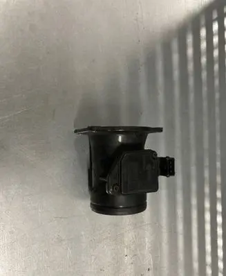 Volkswagen PASSAT B4 Mass air flow meter 058133471 52799 AFH6010B