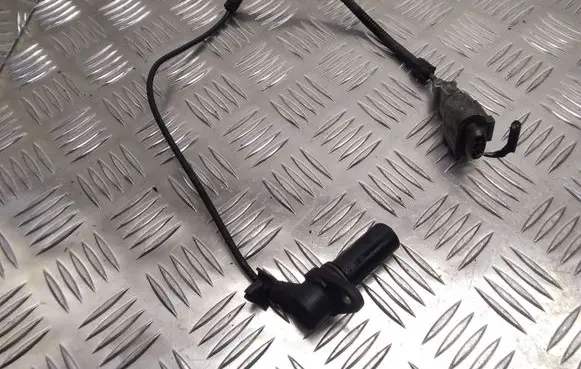 Skoda Fabia Mk1 (6Y) Crankshaft speed sensor 038957147E