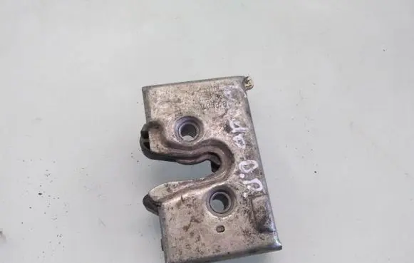 Seat Toledo I (1L) Front door lock 1L0837016