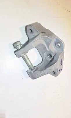 Nissan Qashqai Engine mount bracket